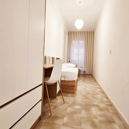 Πανσιόν Rooms4you 2 In Historic Center Of *