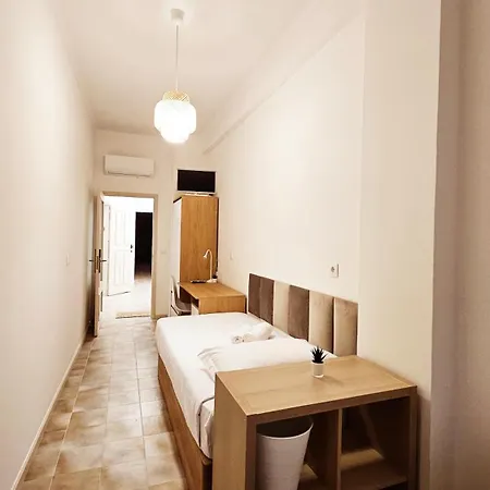 Πανσιόν Rooms4you 2 In Historic Center Of
