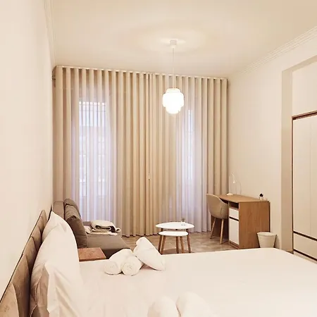 Πανσιόν Rooms4you 2 In Historic Center Of *
