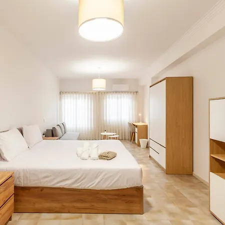 Πανσιόν Rooms4you 2 In Historic Center Of *