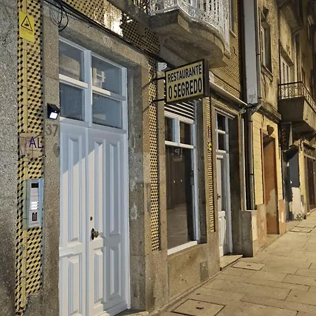 Πανσιόν Rooms4you 2 In Historic Center Of